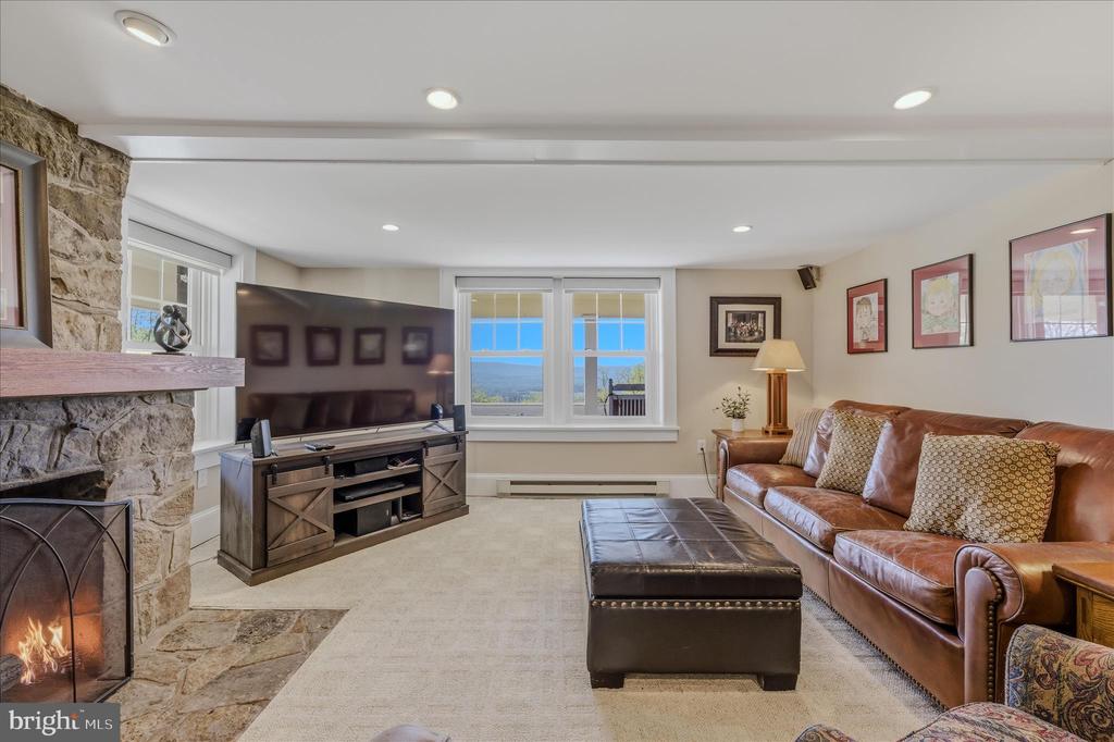 3877 DRY RUN ROAD