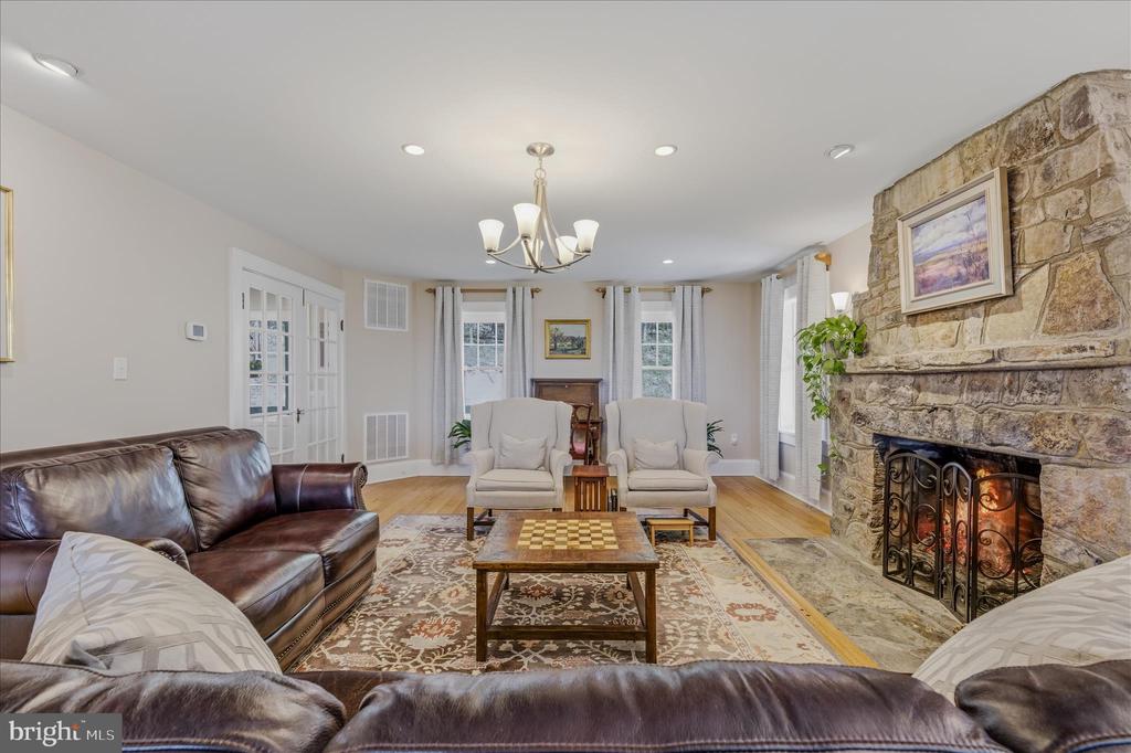 3877 DRY RUN ROAD