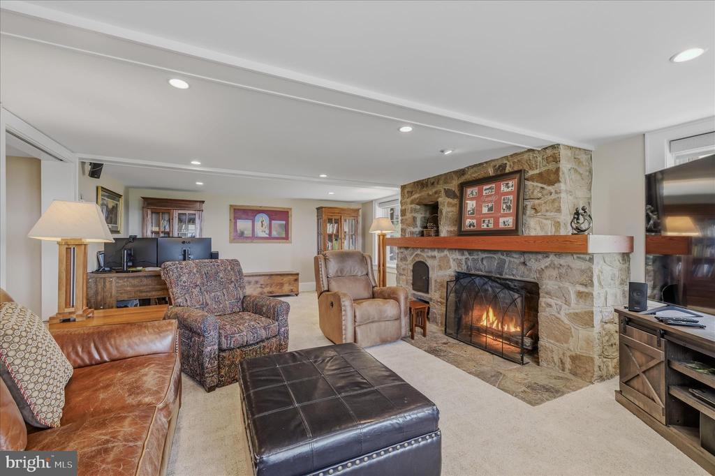3877 DRY RUN ROAD