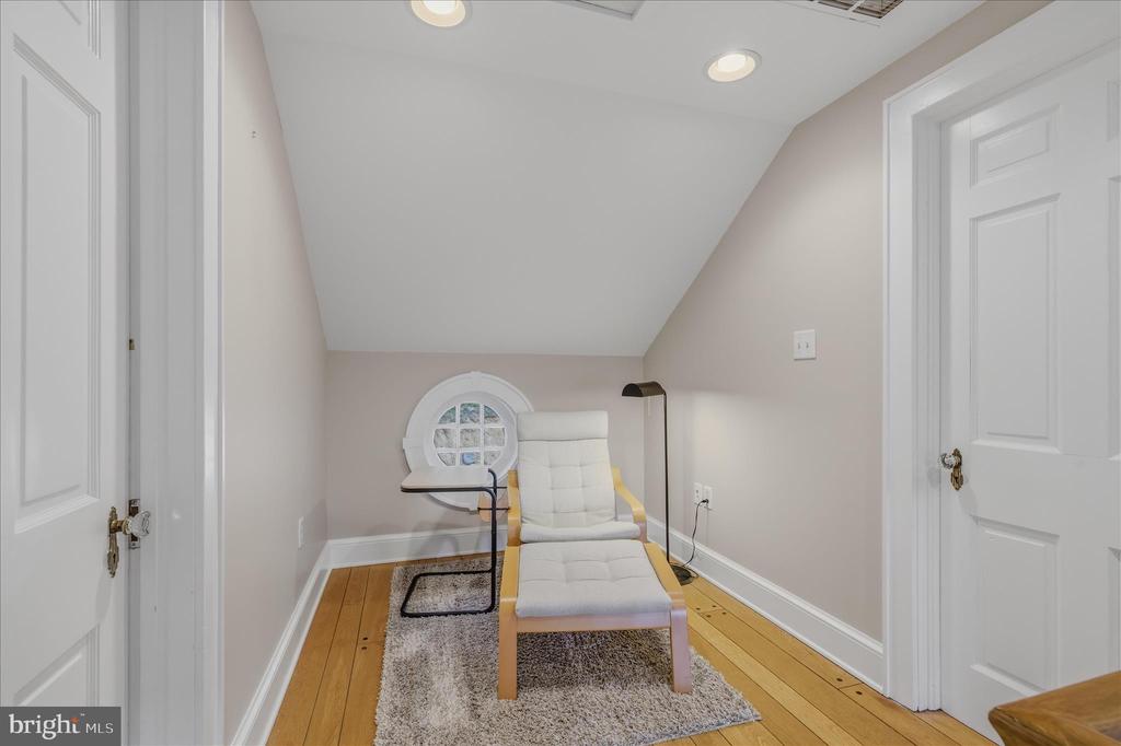 3877 DRY RUN ROAD
