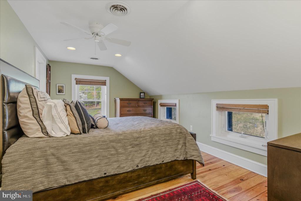 3877 DRY RUN ROAD