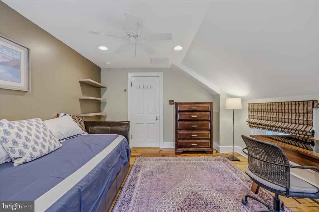 3877 DRY RUN ROAD