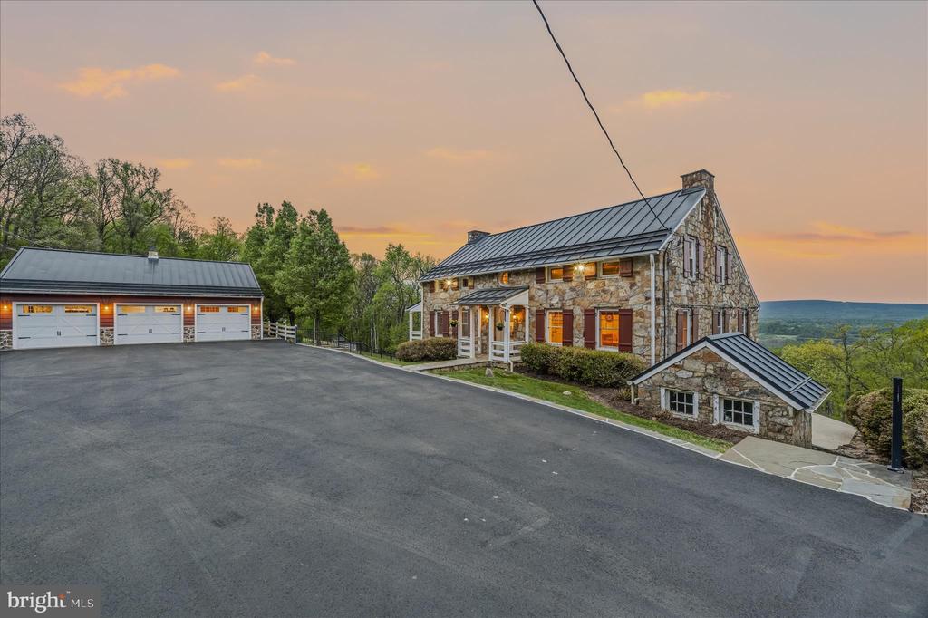 3877 DRY RUN ROAD
