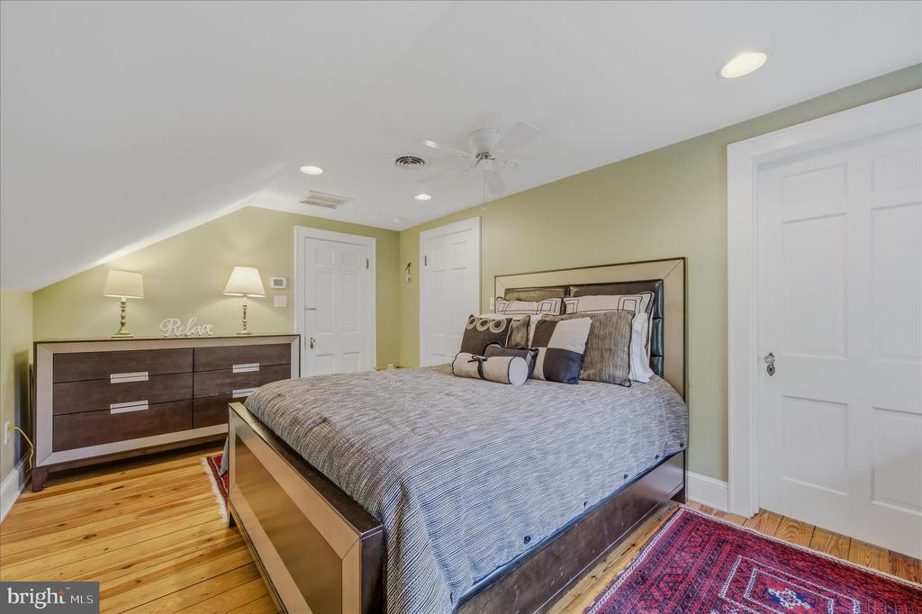 3877 DRY RUN ROAD