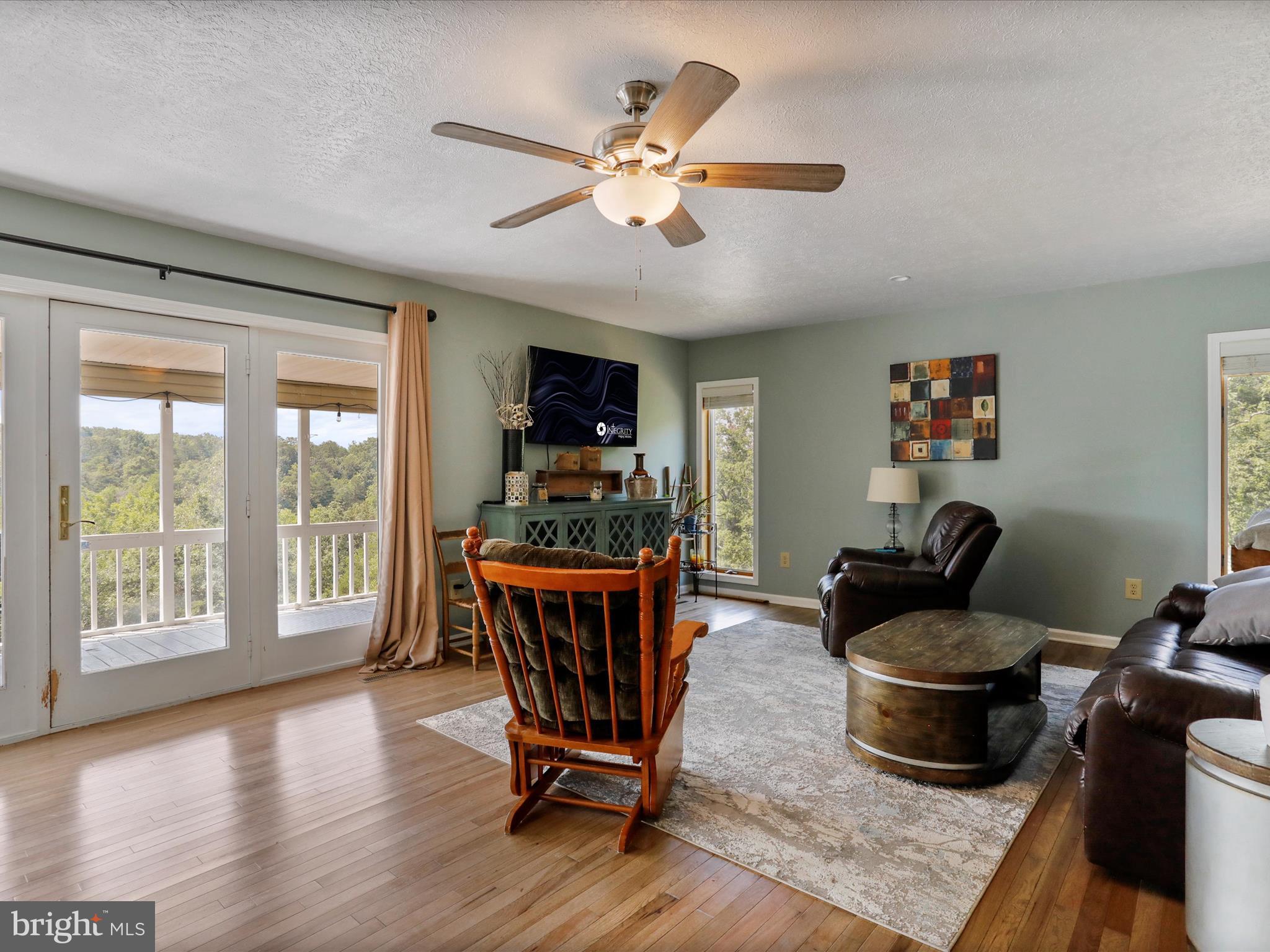 495 Shady Pine Dr