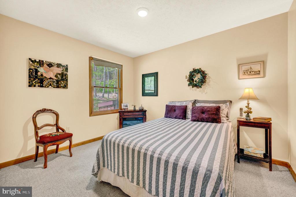 121 PENDRAGON COURT