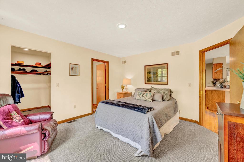 121 PENDRAGON COURT