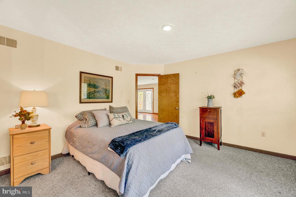 121 PENDRAGON COURT