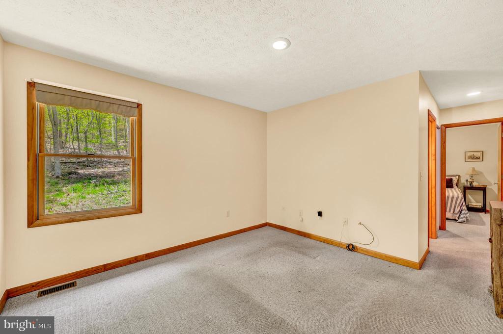 121 PENDRAGON COURT