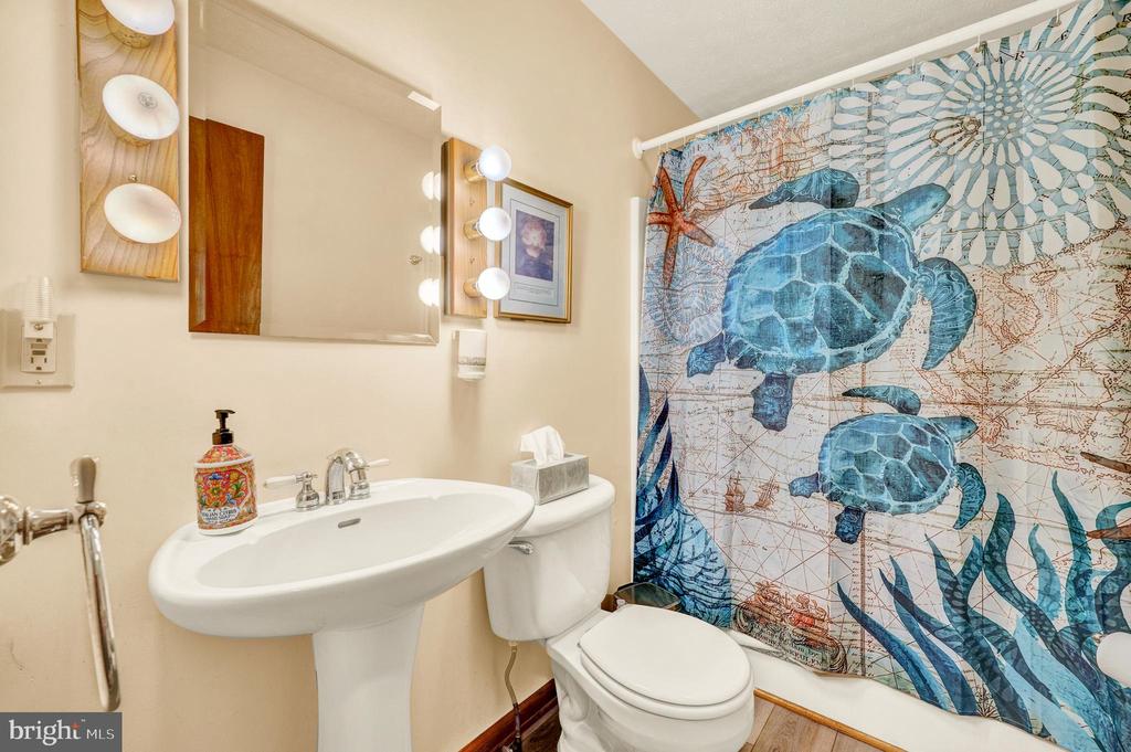 121 PENDRAGON COURT