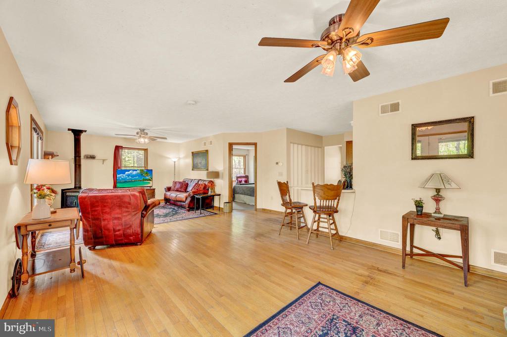 121 PENDRAGON COURT