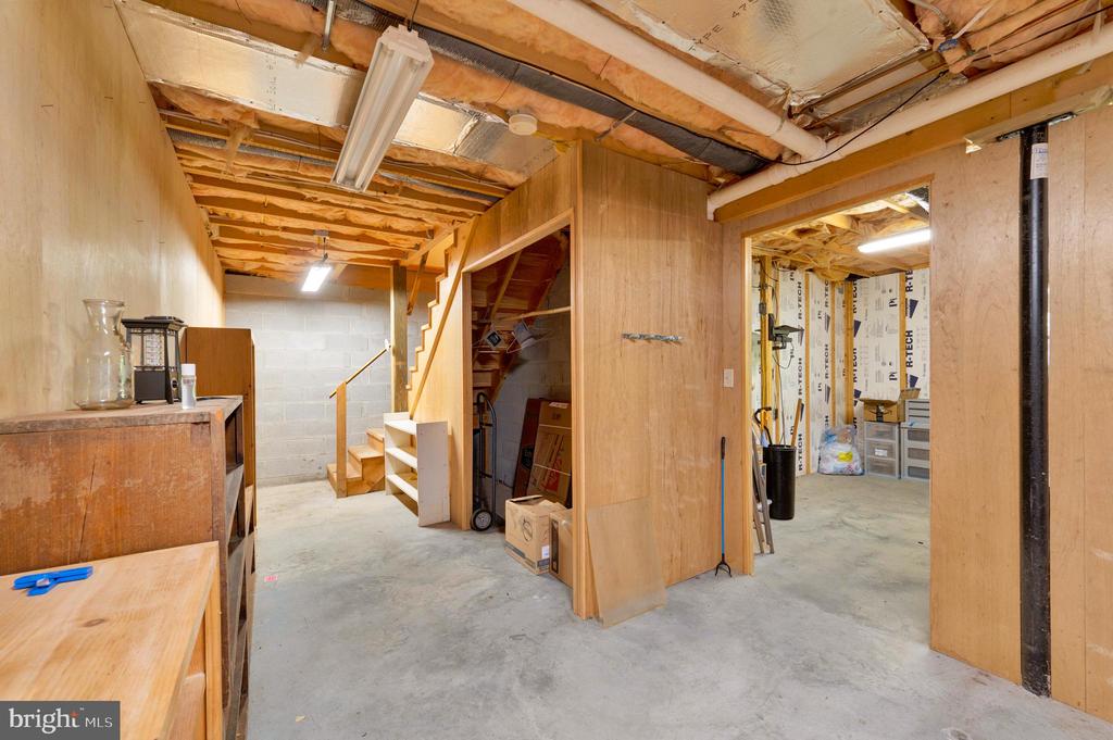121 PENDRAGON COURT