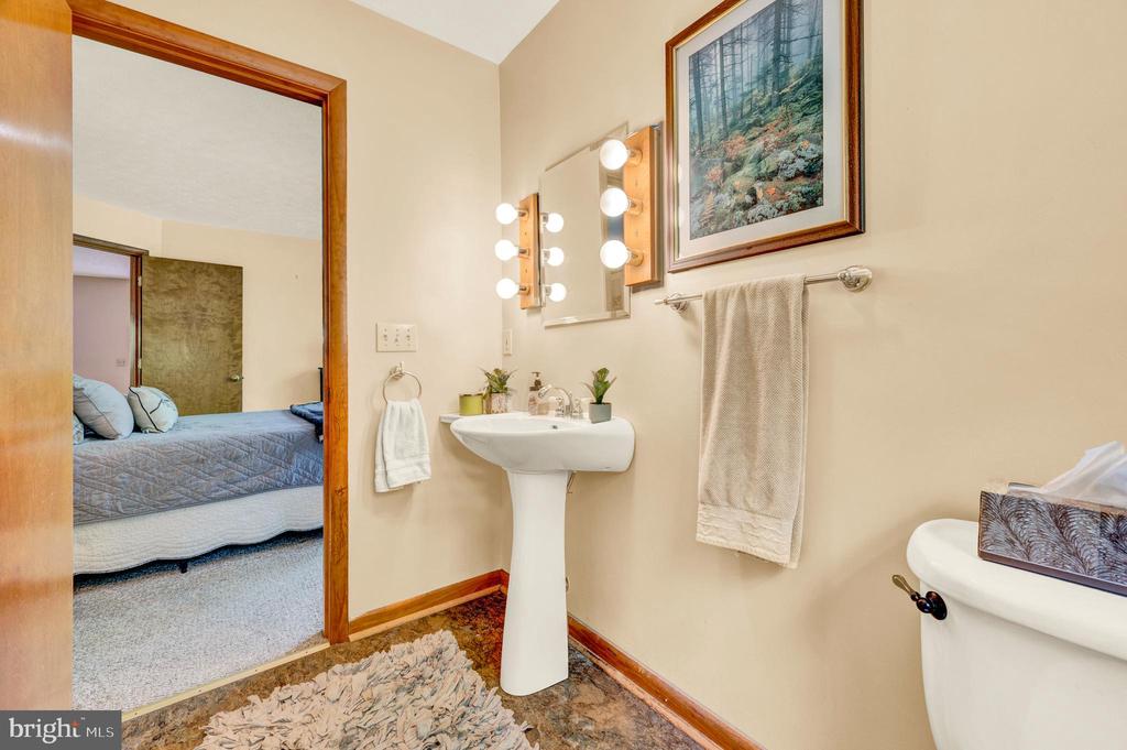 121 PENDRAGON COURT
