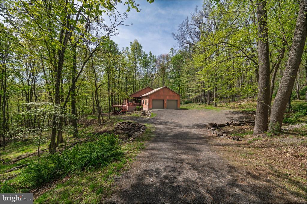 121 PENDRAGON COURT