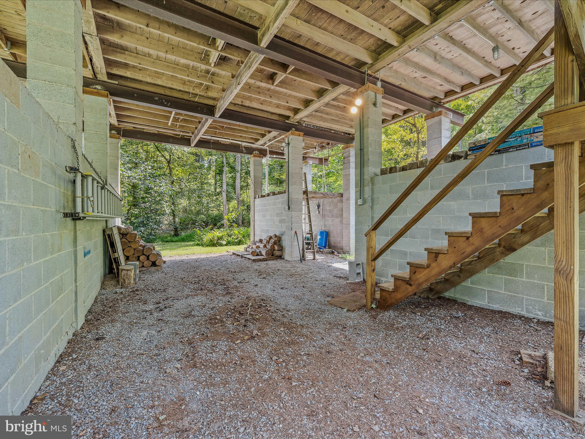 1555 Kilgore Rd