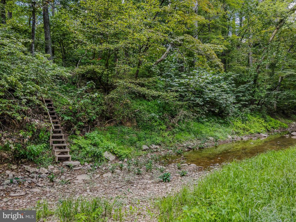1555 Kilgore Rd