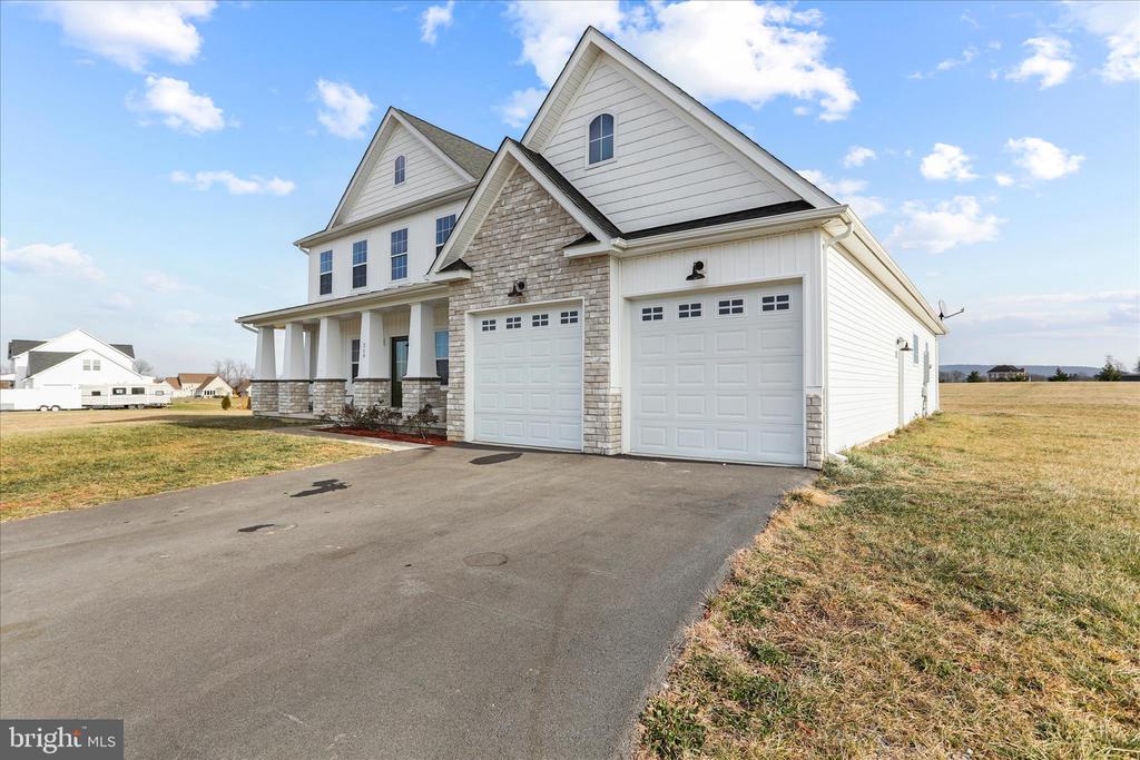 219 SUMMERFIELD WAY