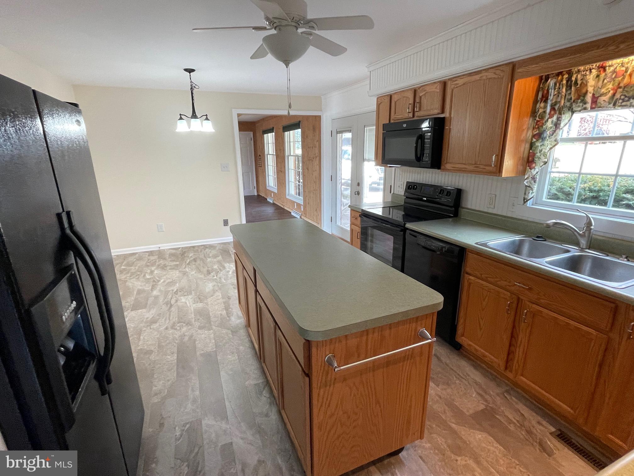 112 Garden Dr