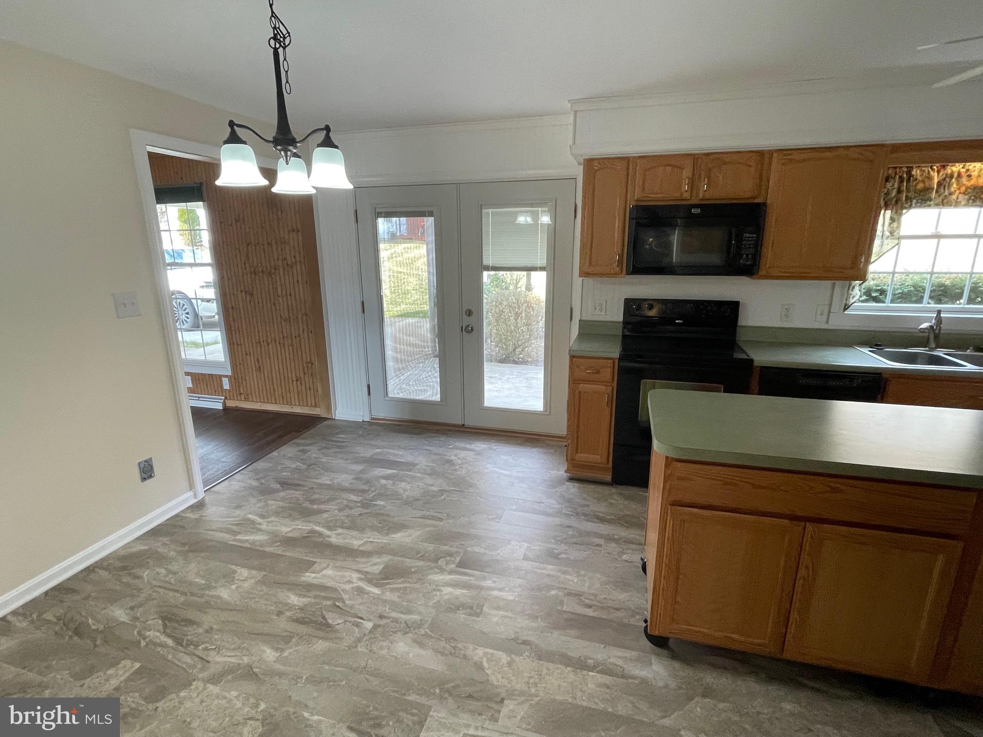 112 Garden Dr