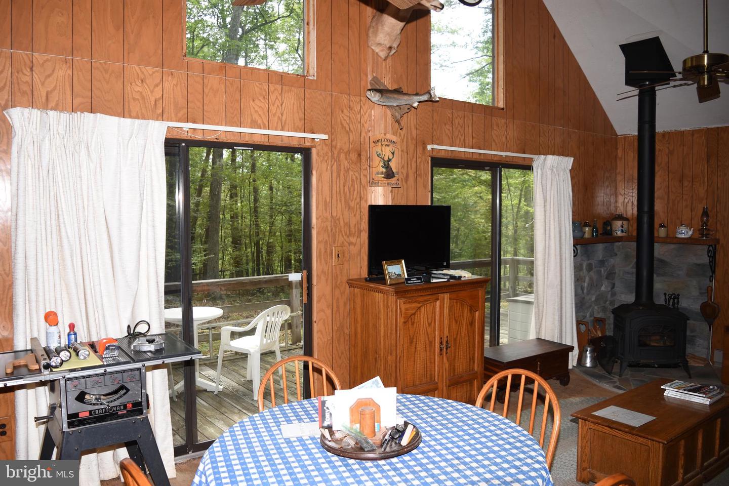 144 Rustic Ln