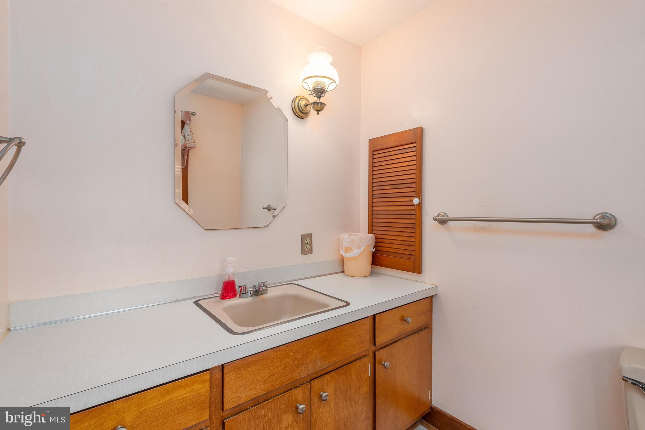 121 Elderberry Dr