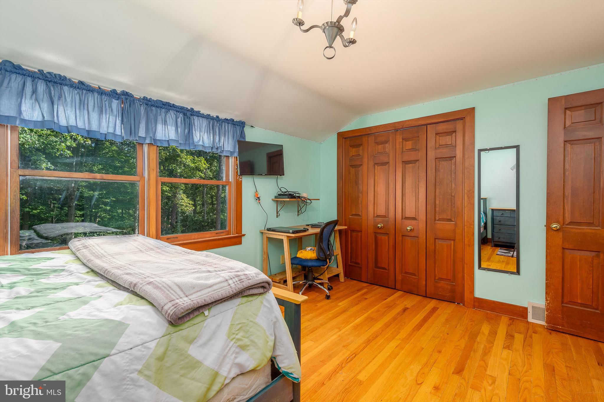 121 Elderberry Dr