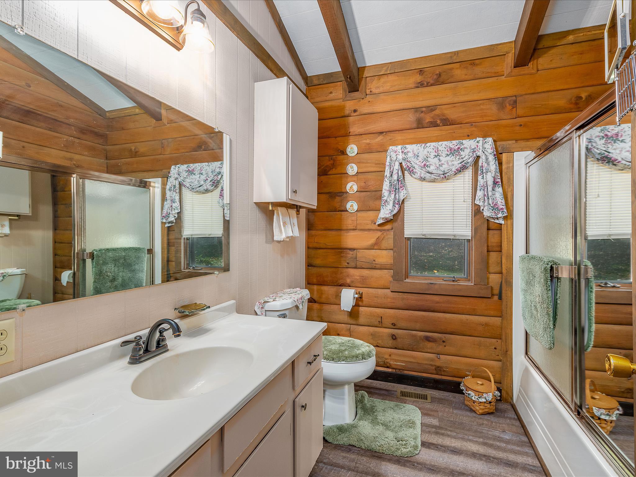 56 Sir Johns Run Rd
