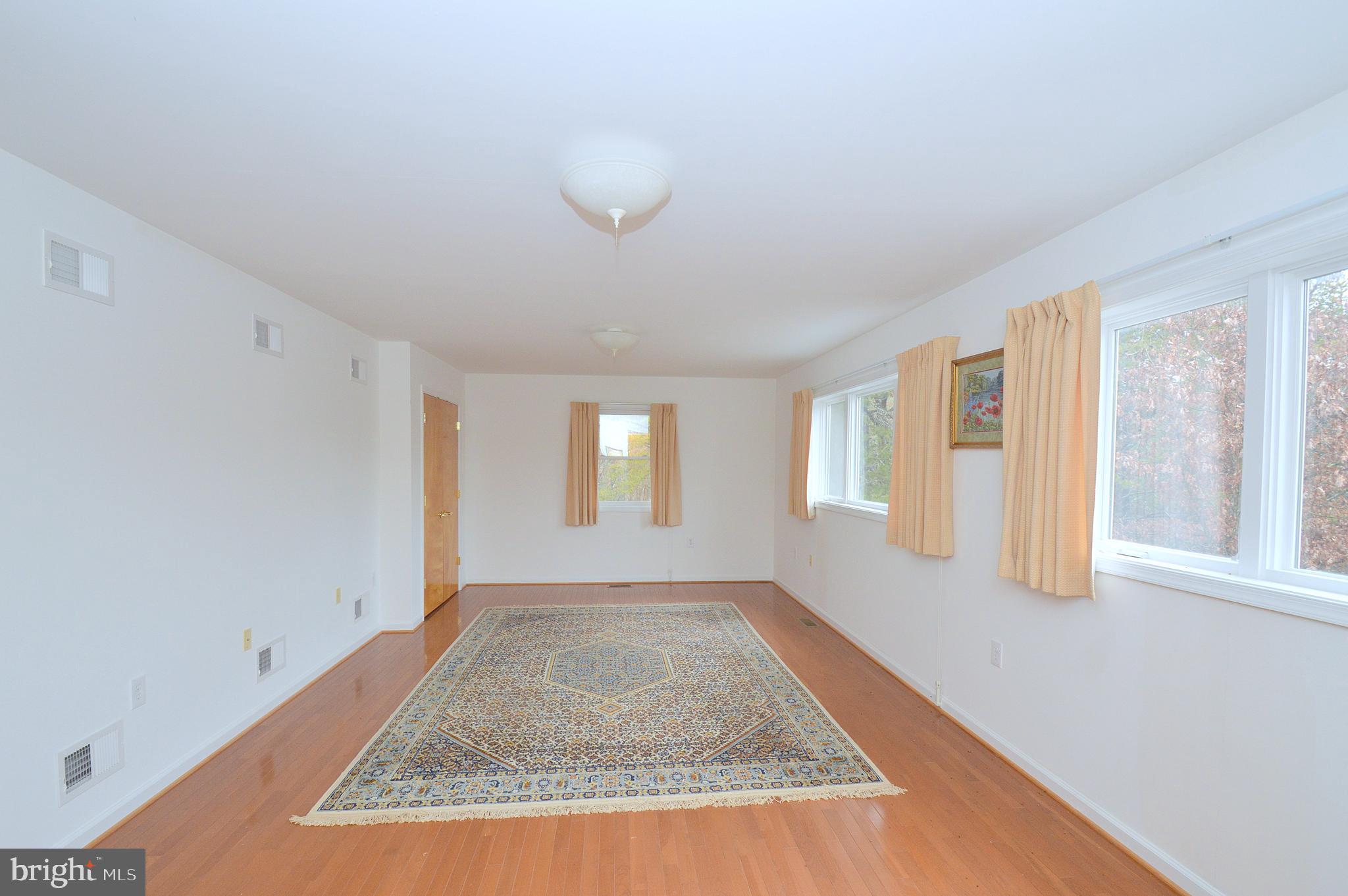 7 Lantern Ln