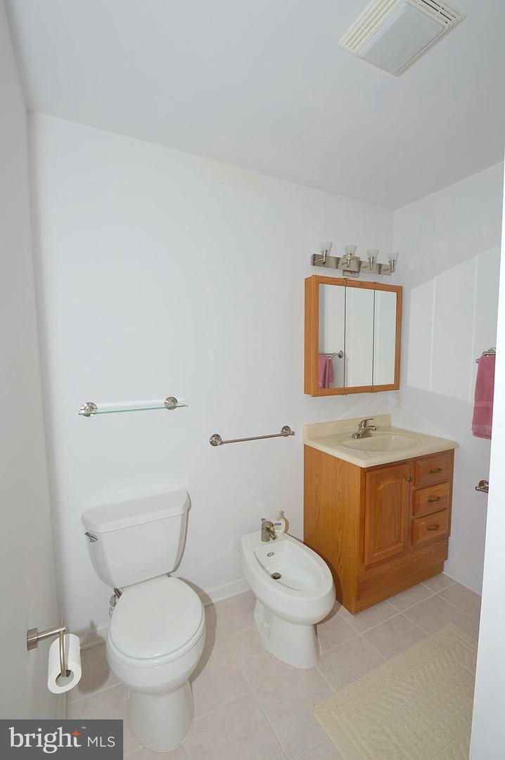7 Lantern Ln