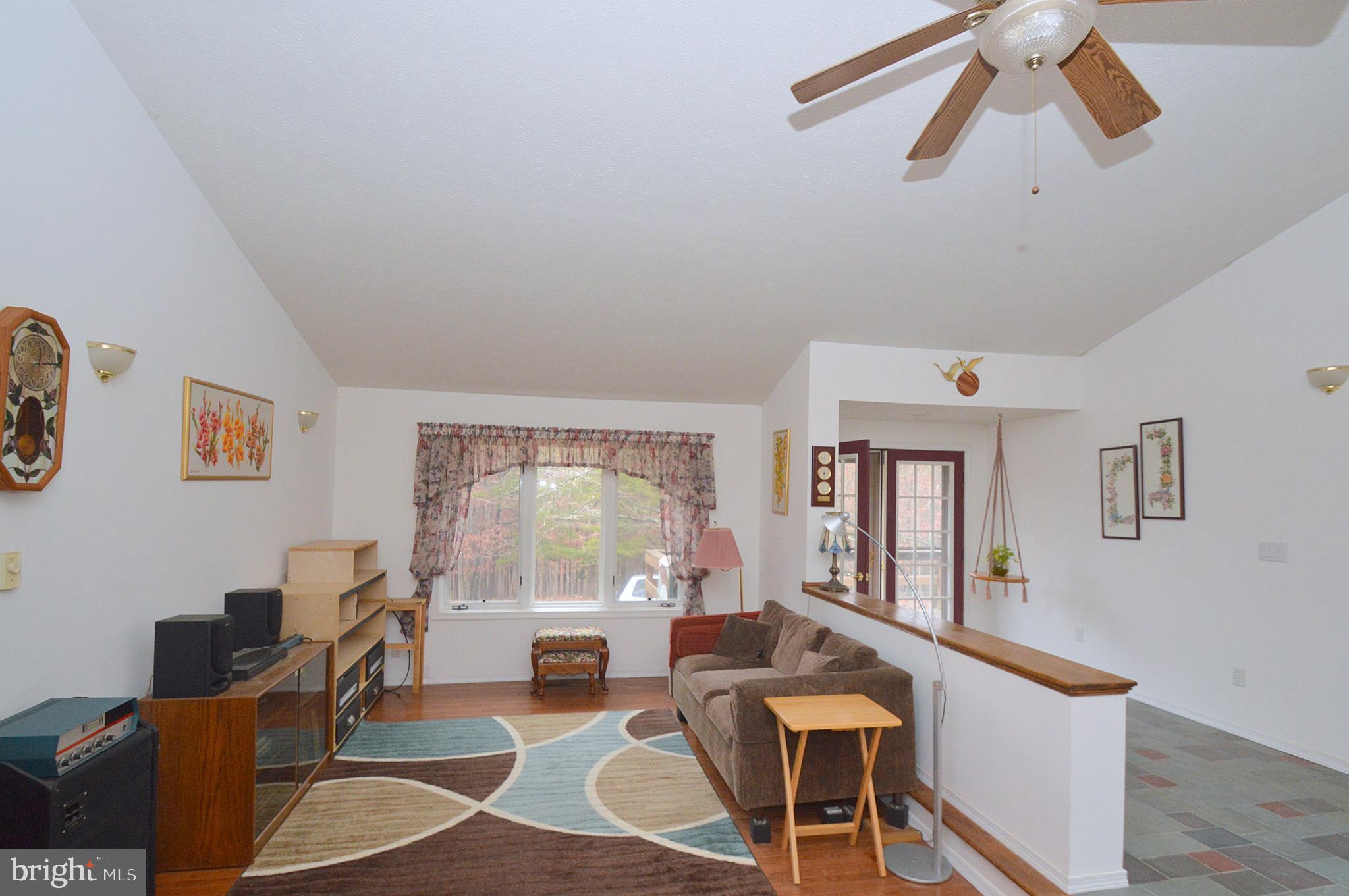 7 Lantern Ln