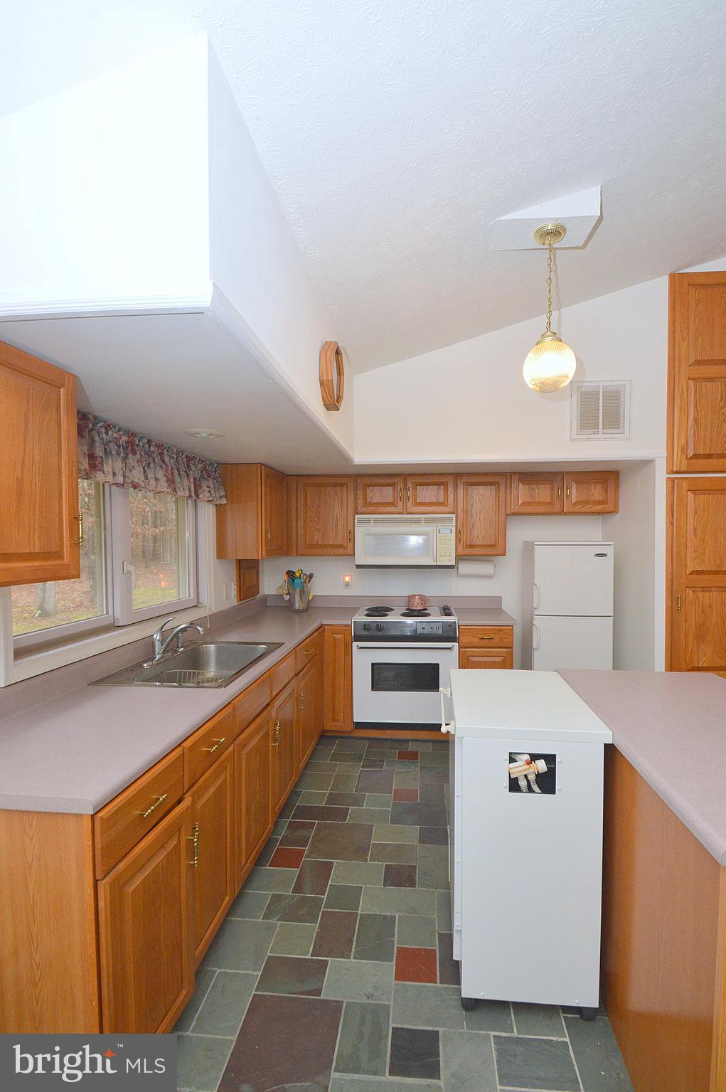 7 Lantern Ln