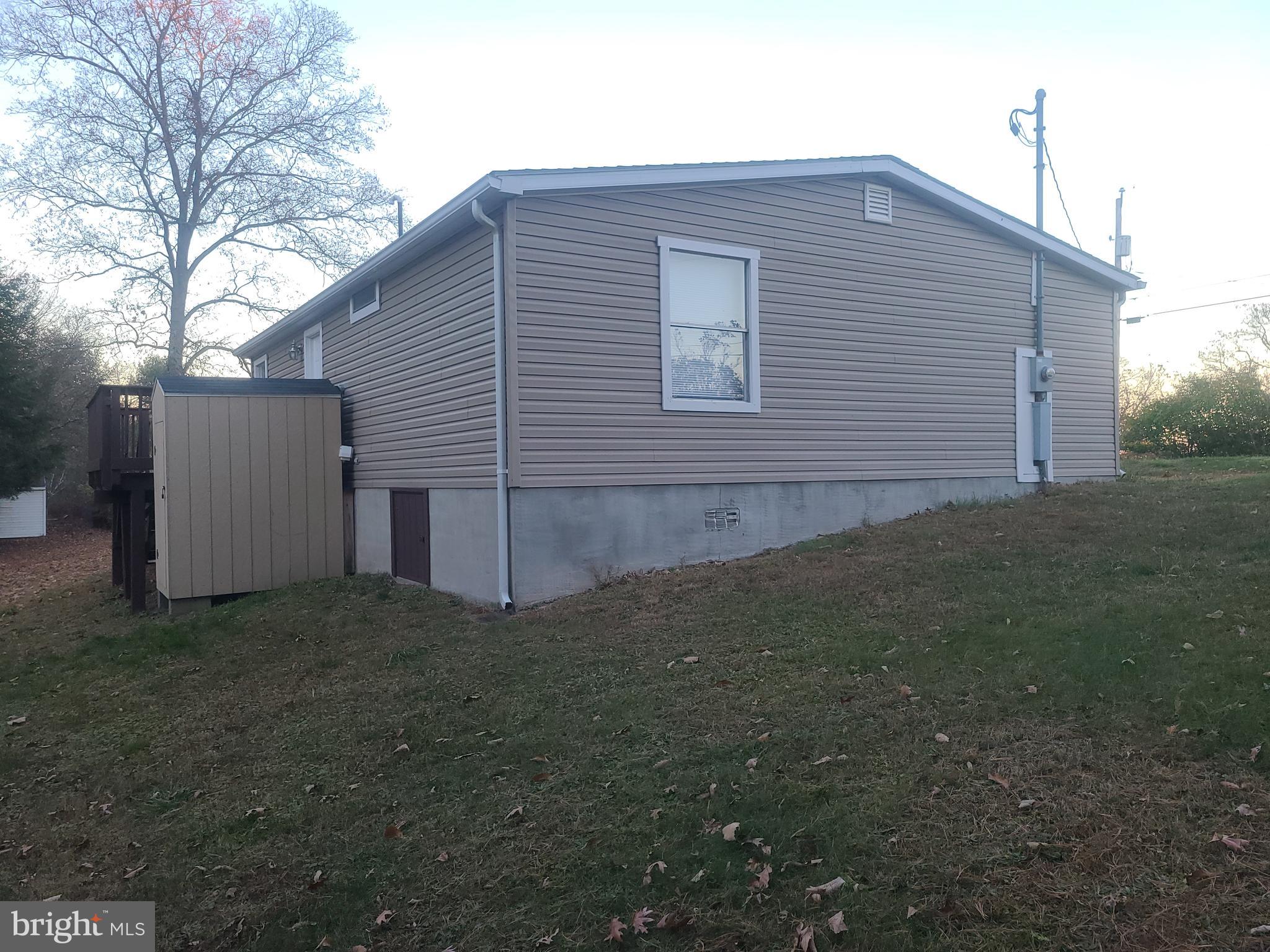831 Longview Dr