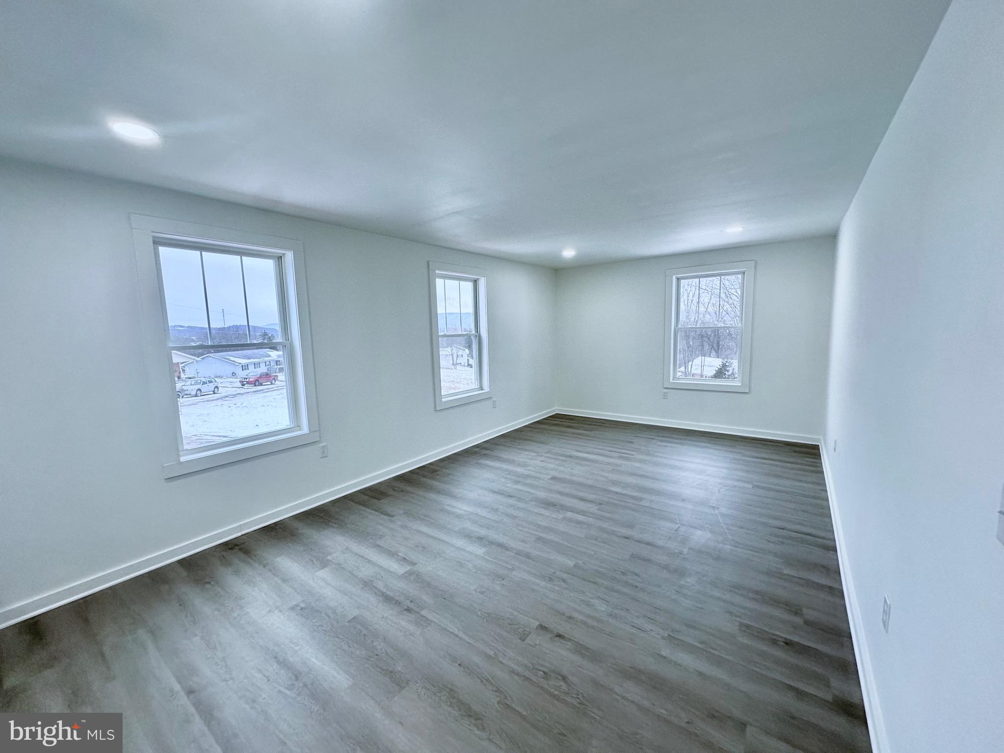 253 Douglas Ln