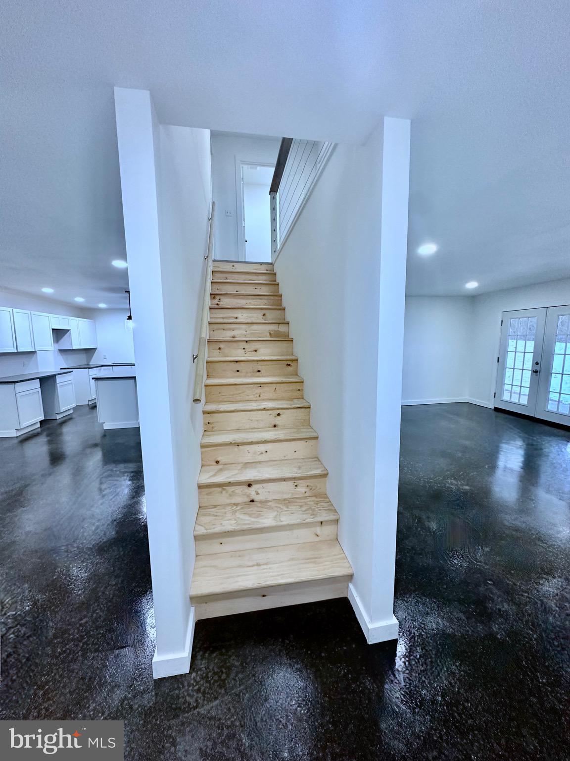 253 Douglas Ln