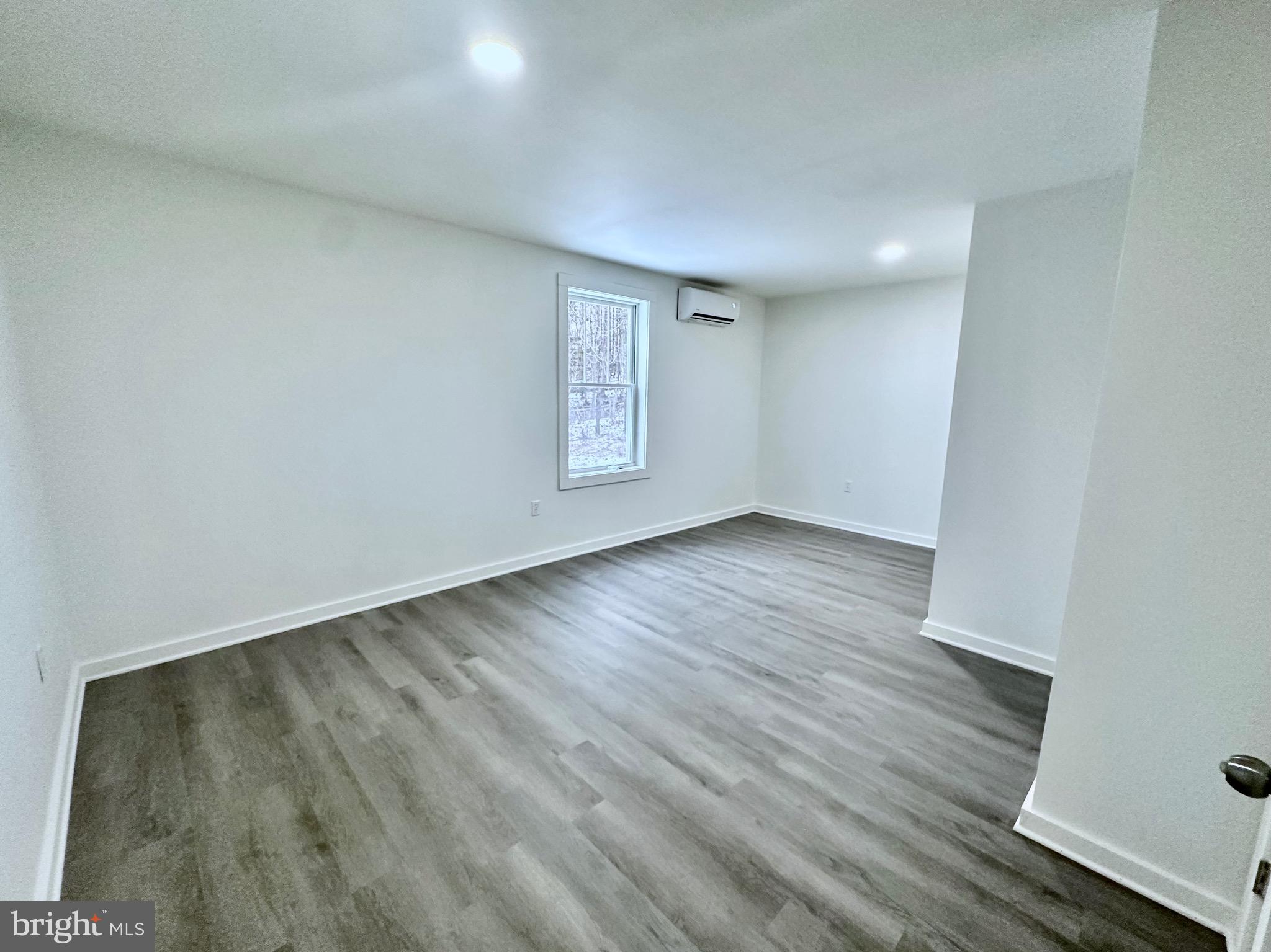 253 Douglas Ln