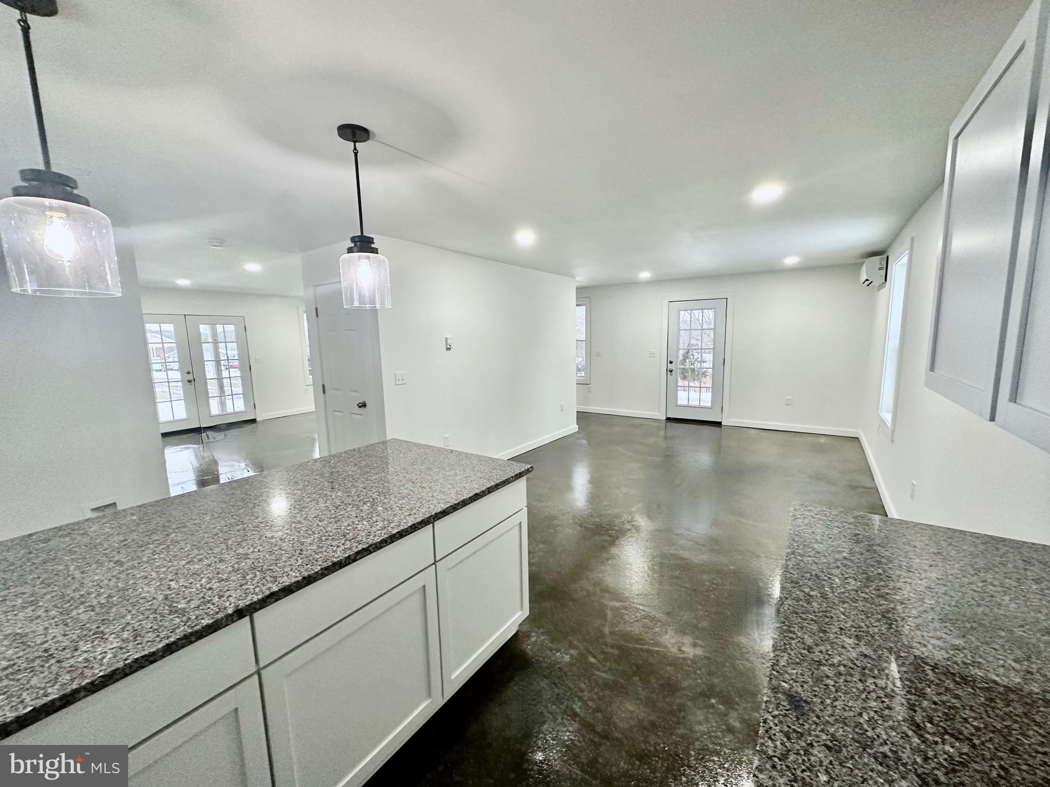 253 Douglas Ln