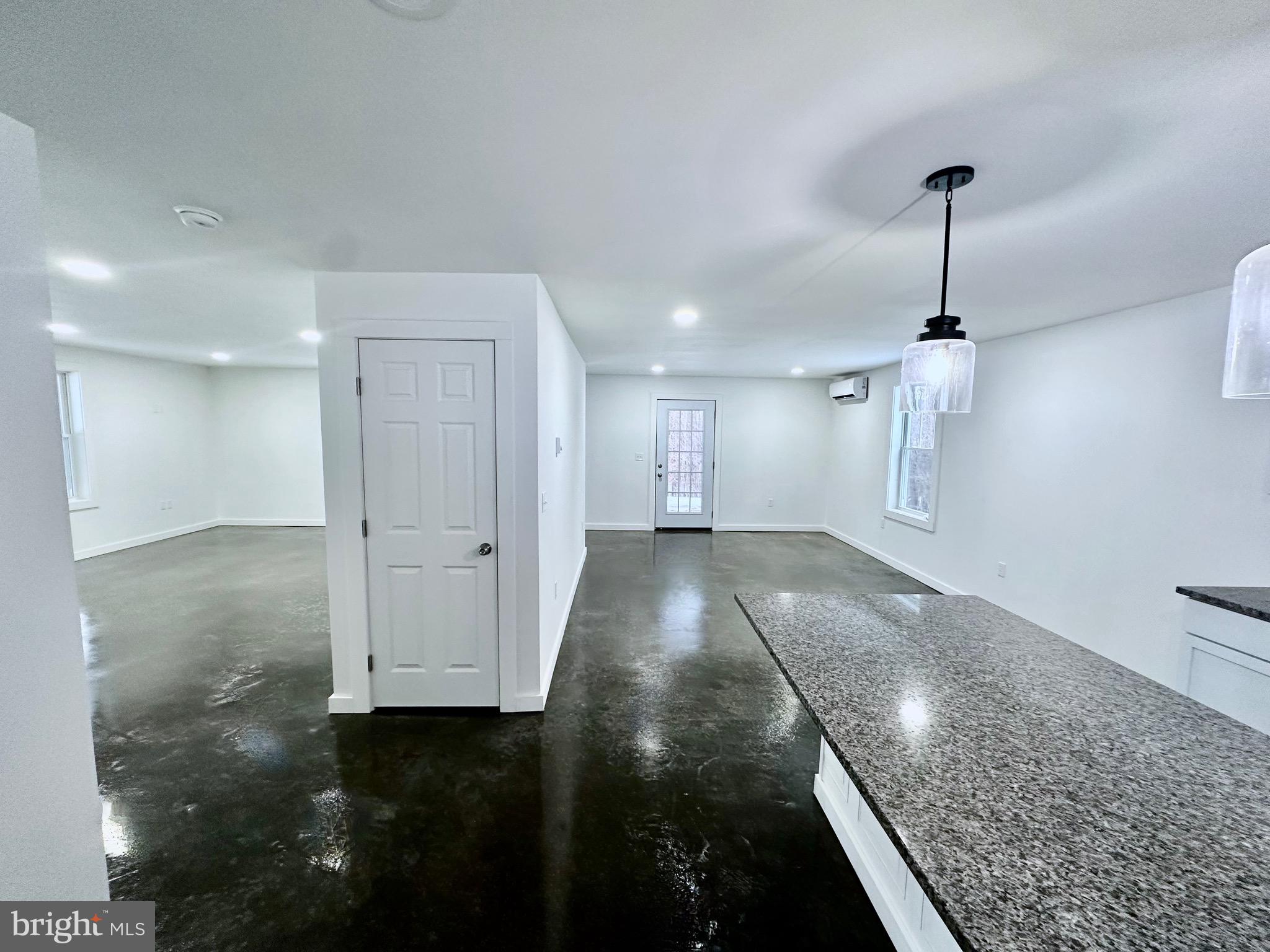 253 Douglas Ln