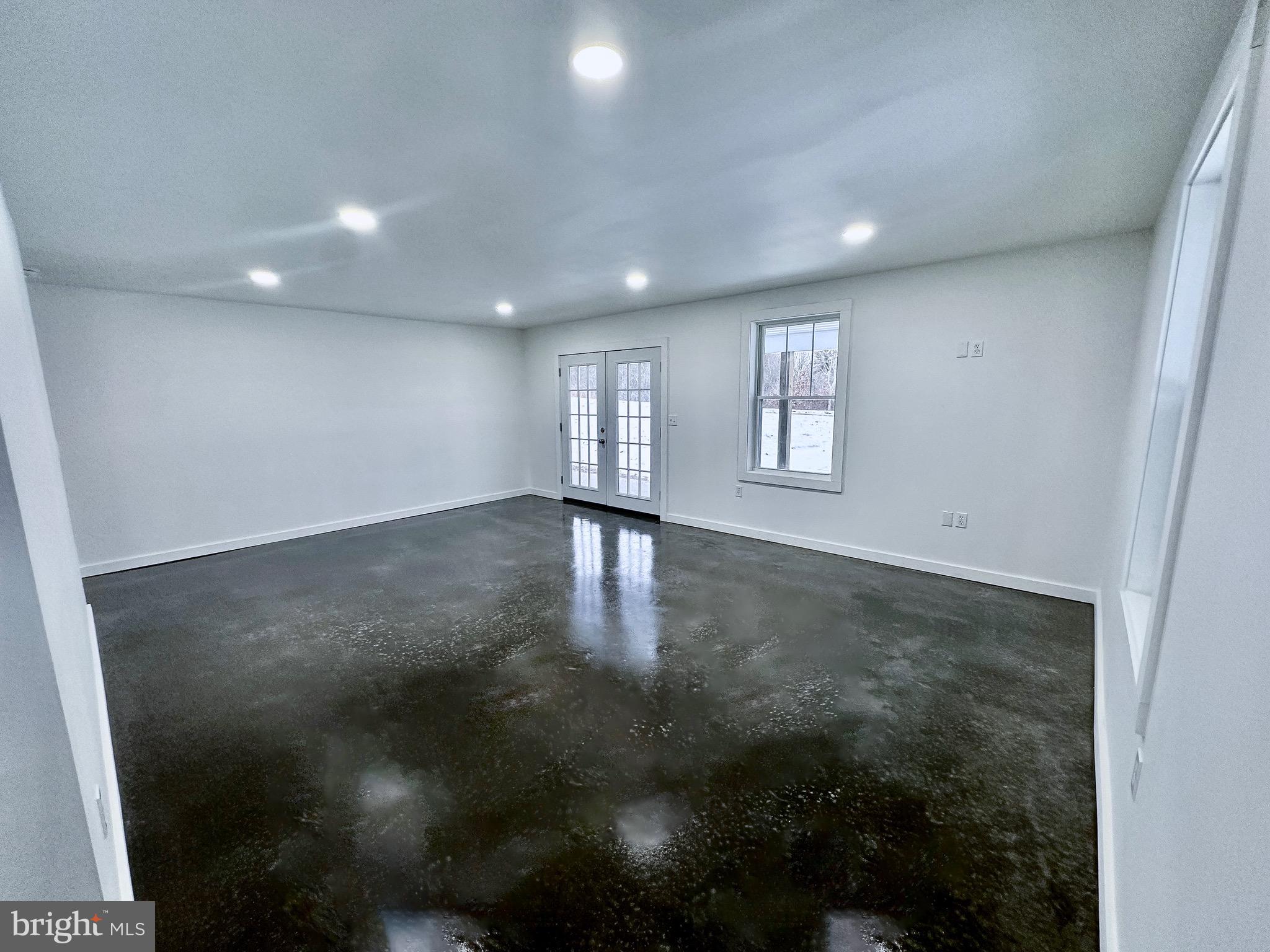 253 Douglas Ln