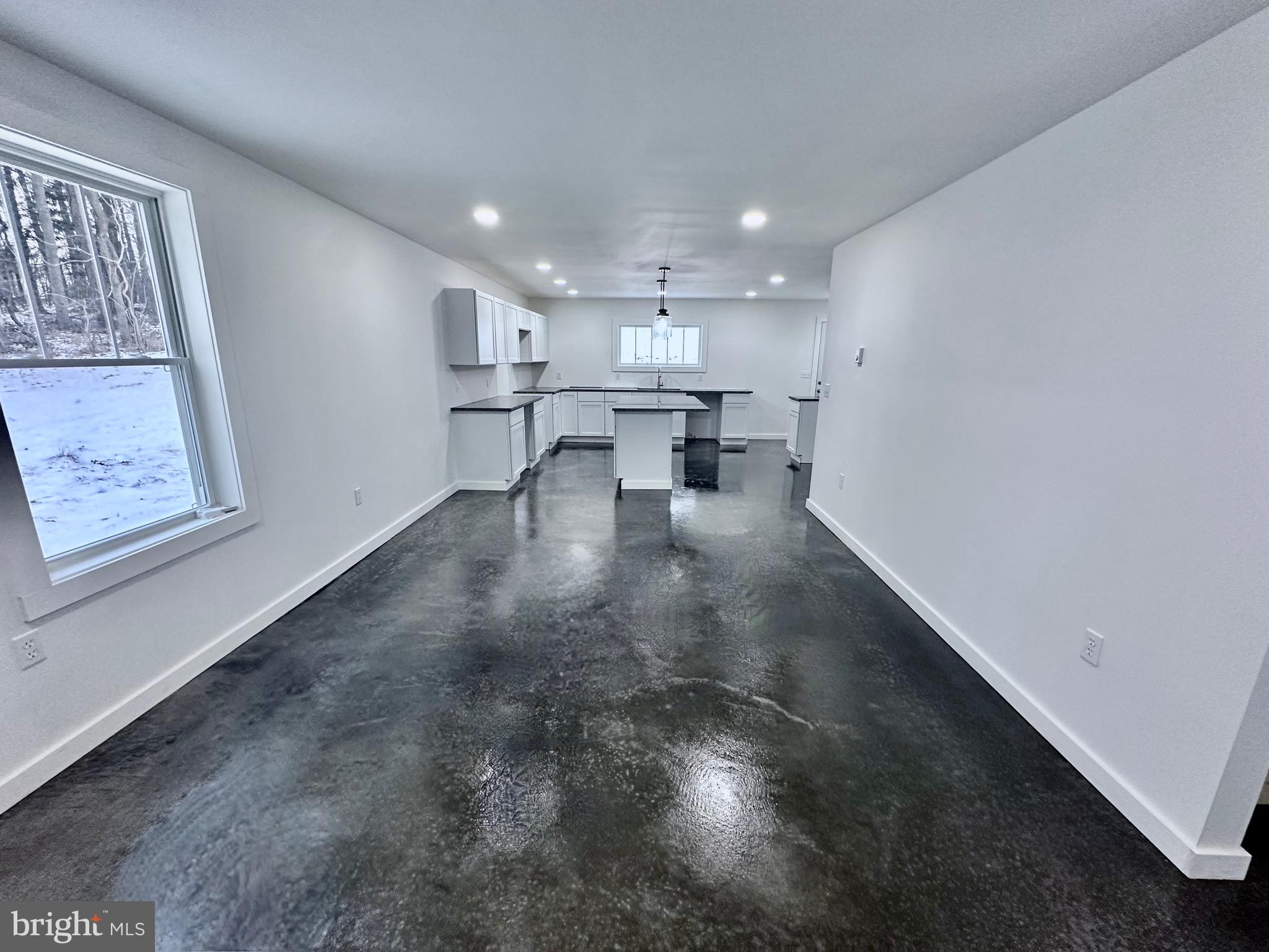 253 Douglas Ln