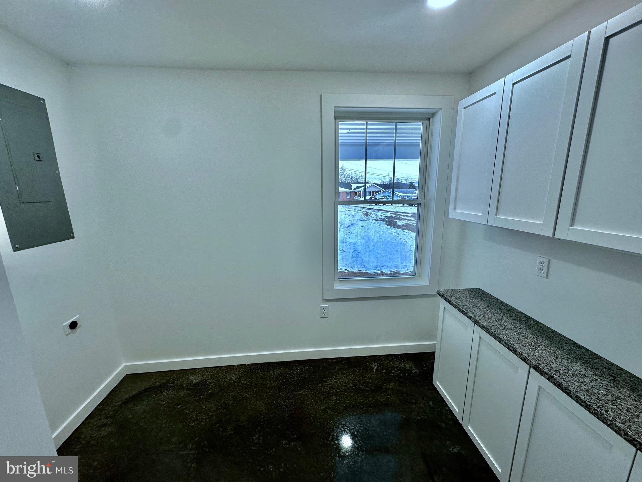 253 Douglas Ln