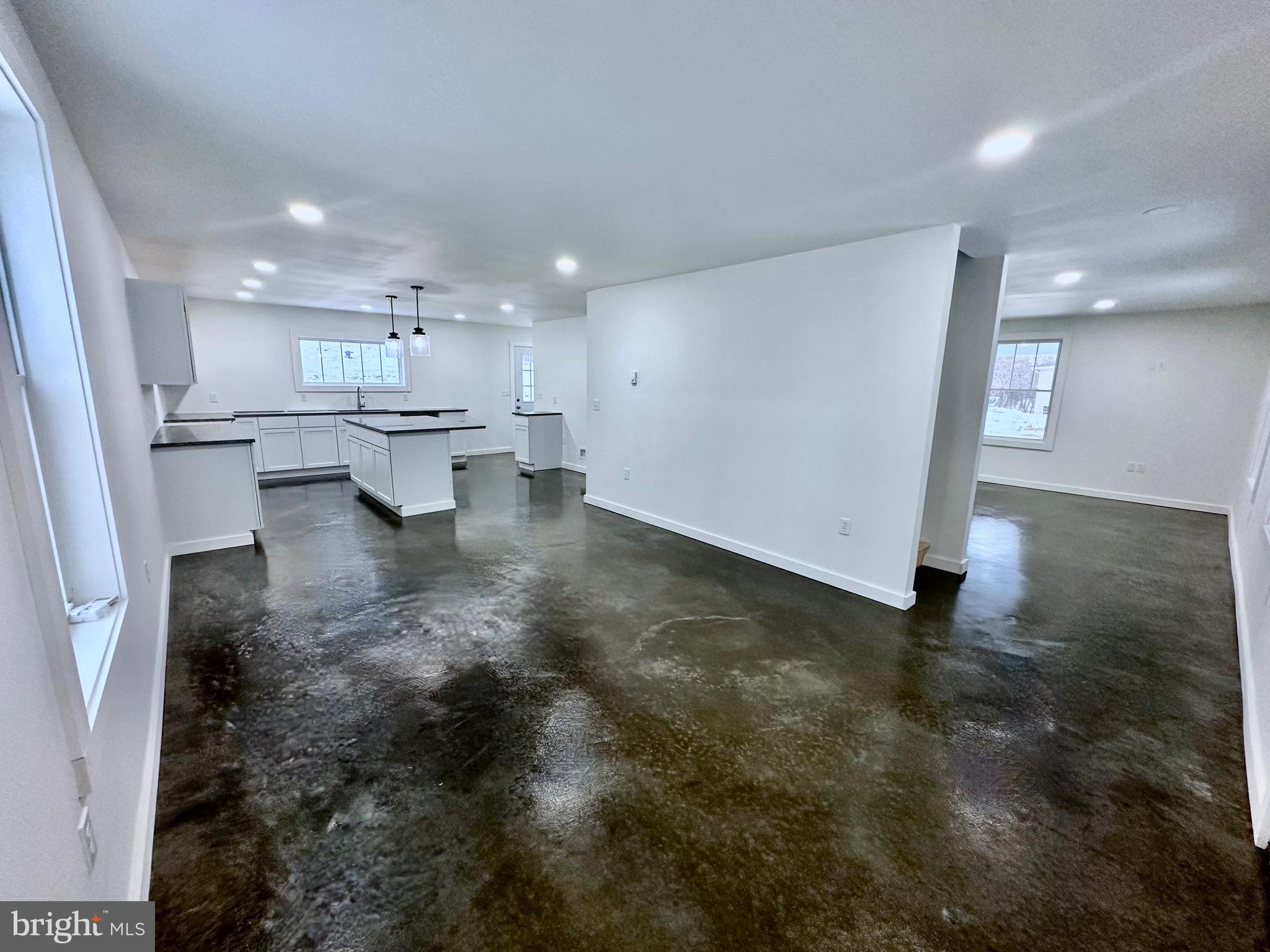 253 Douglas Ln