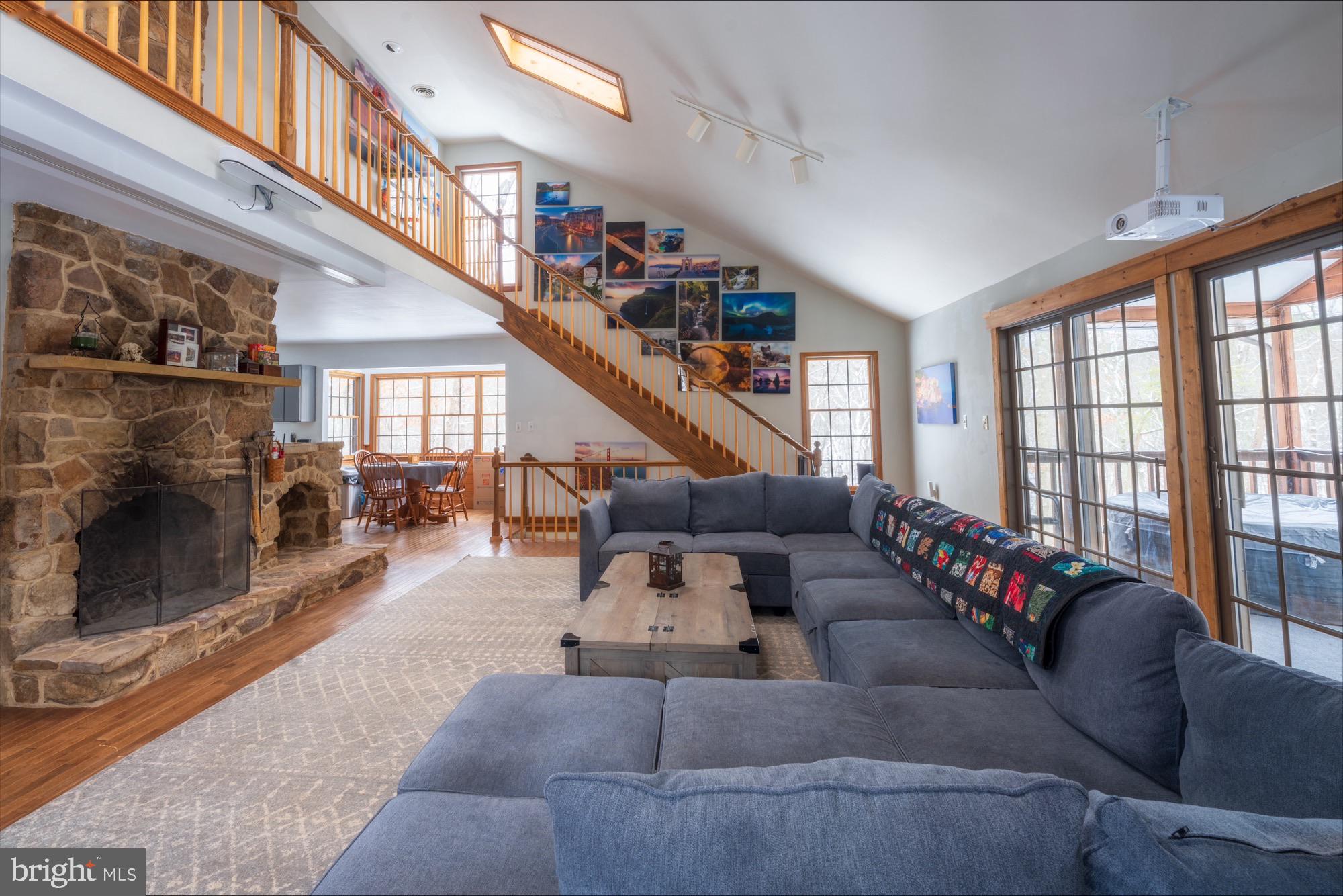 170 Cardinal Ln