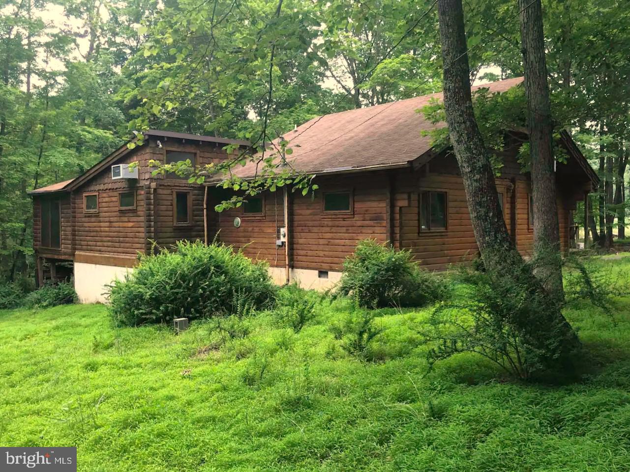 781 Iroquois Trl