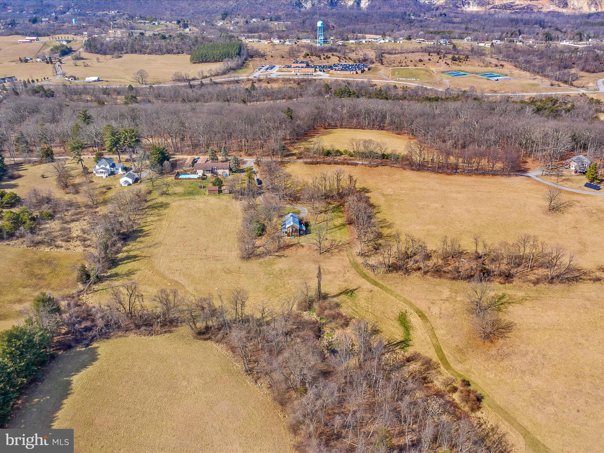 112 Linden Farm Ln