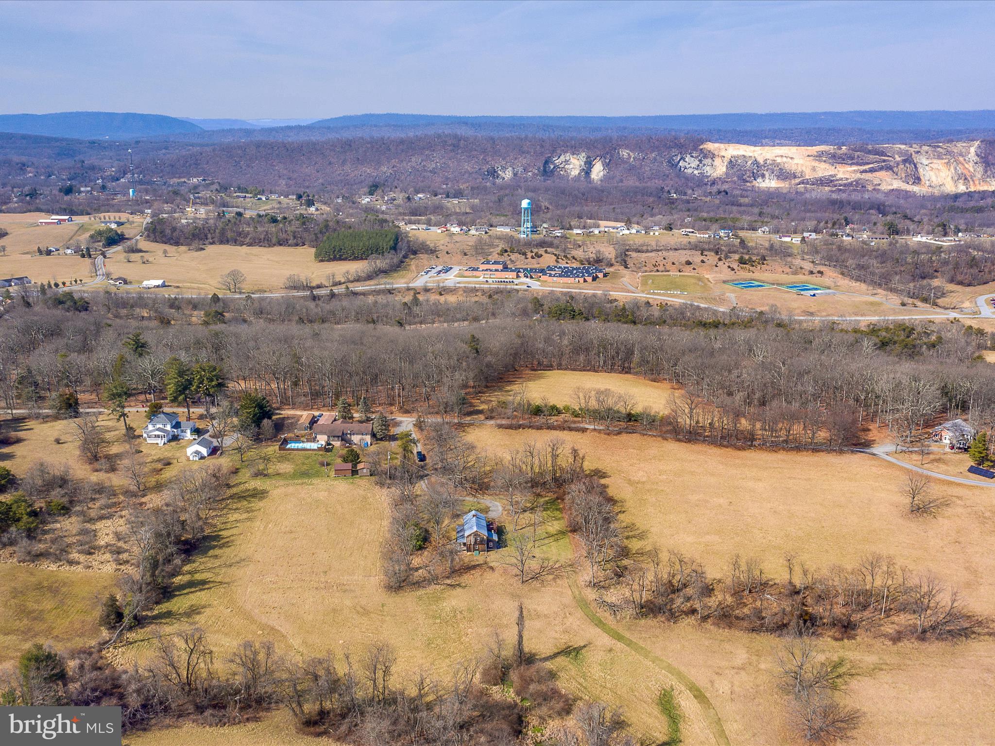 112 Linden Farm Ln