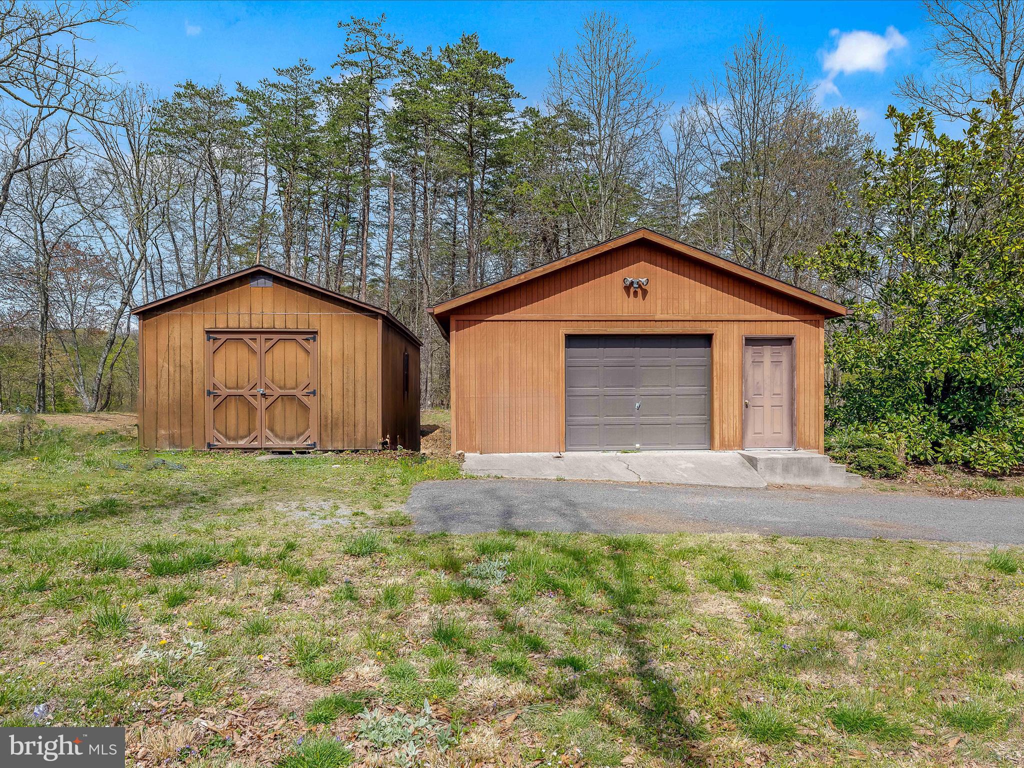 80 Spring Valley Ln