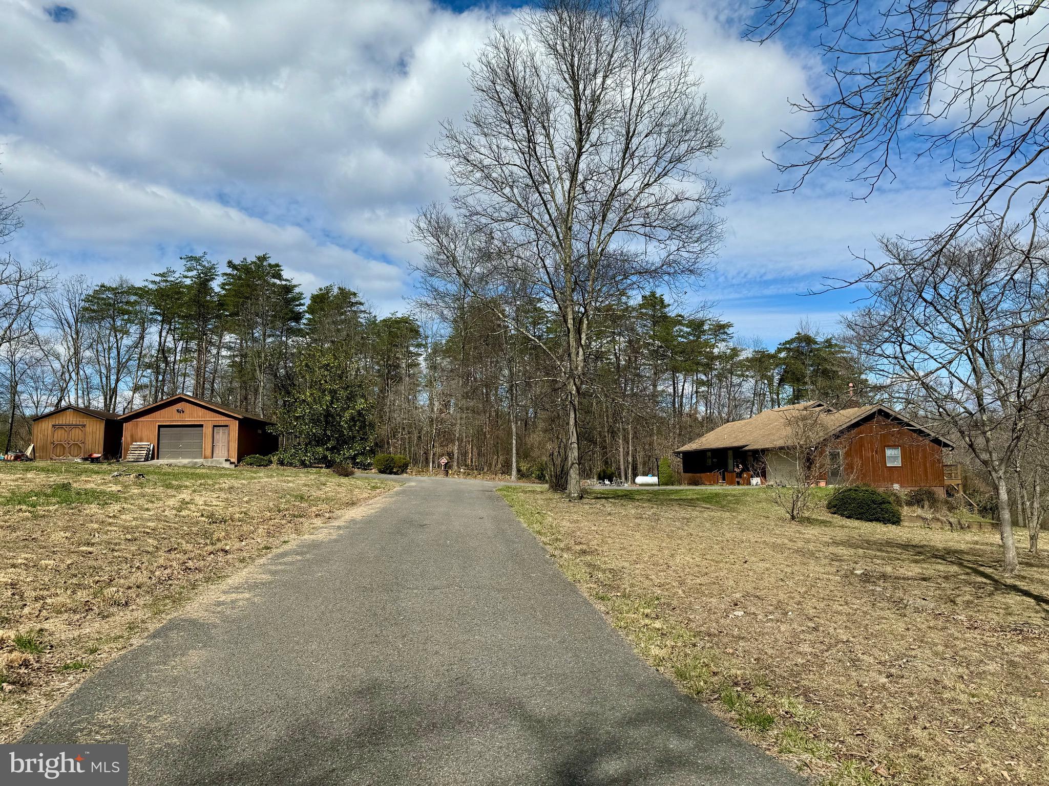 80 Spring Valley Ln