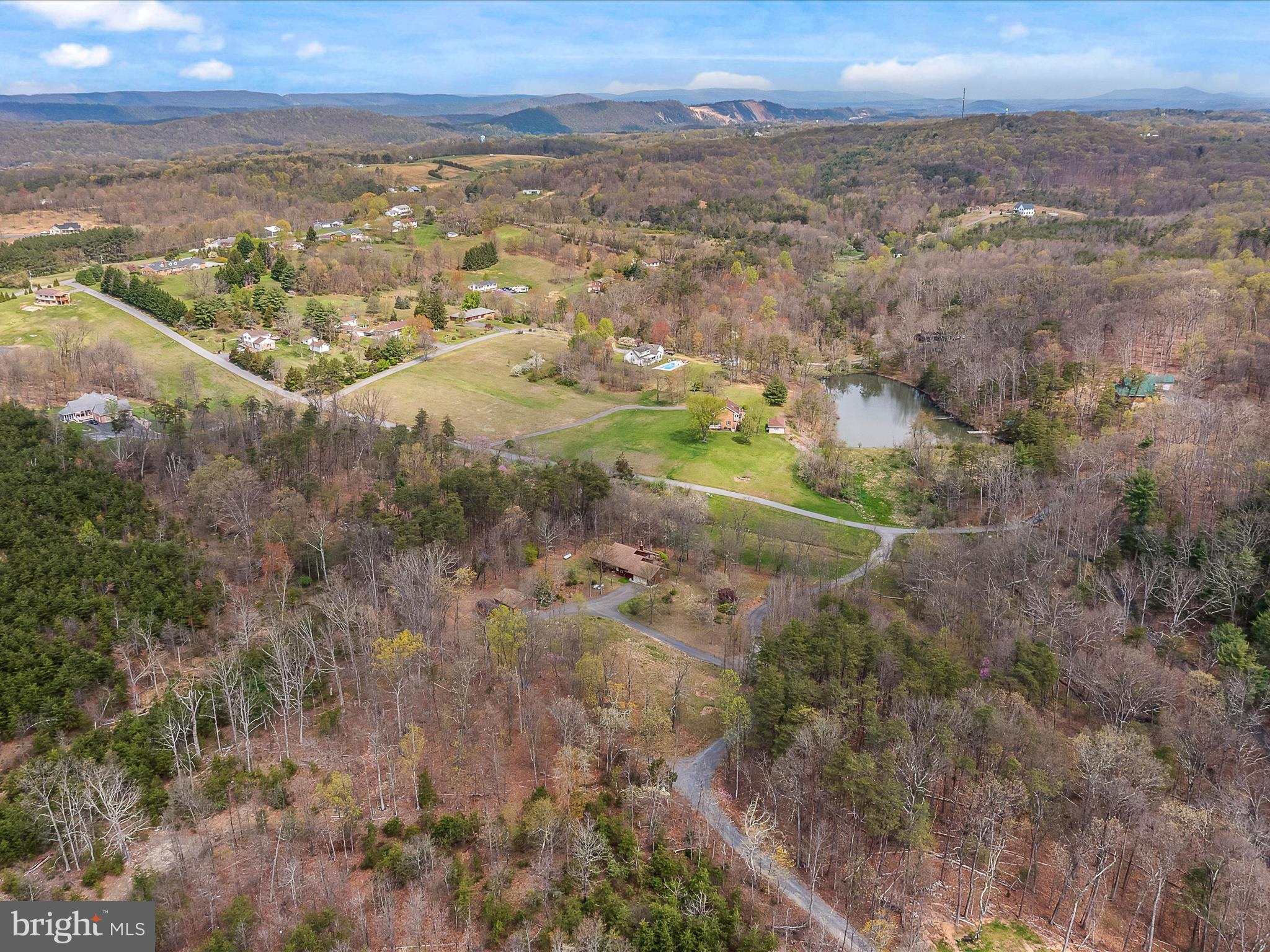 80 Spring Valley Ln
