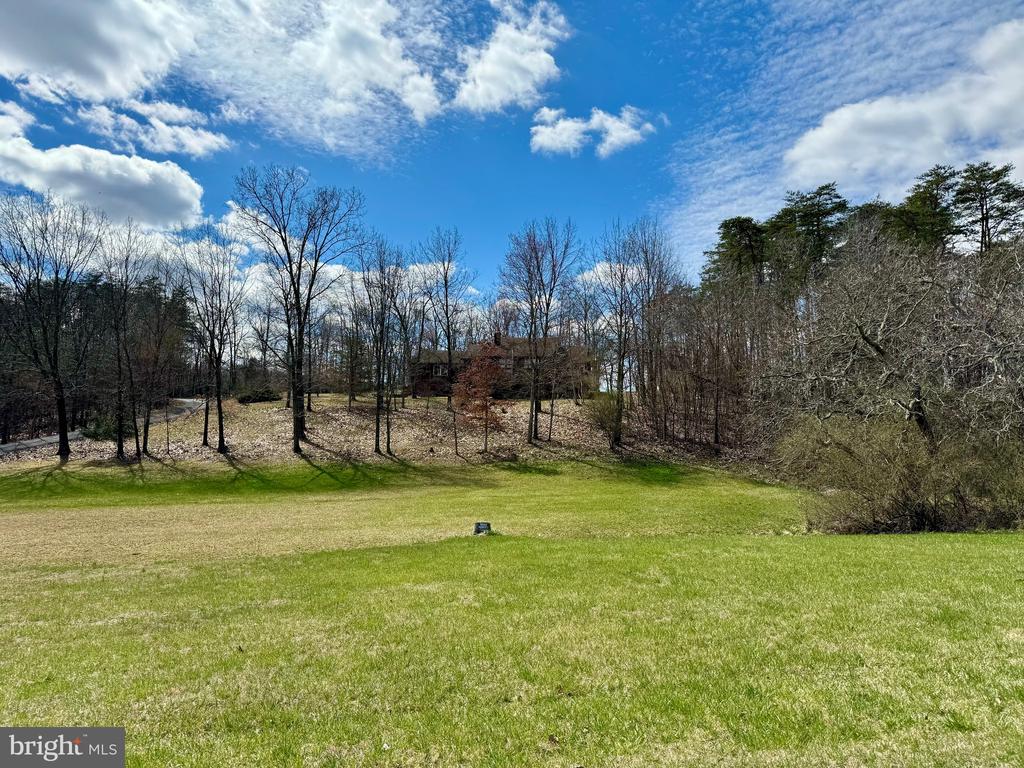 80 Spring Valley Ln