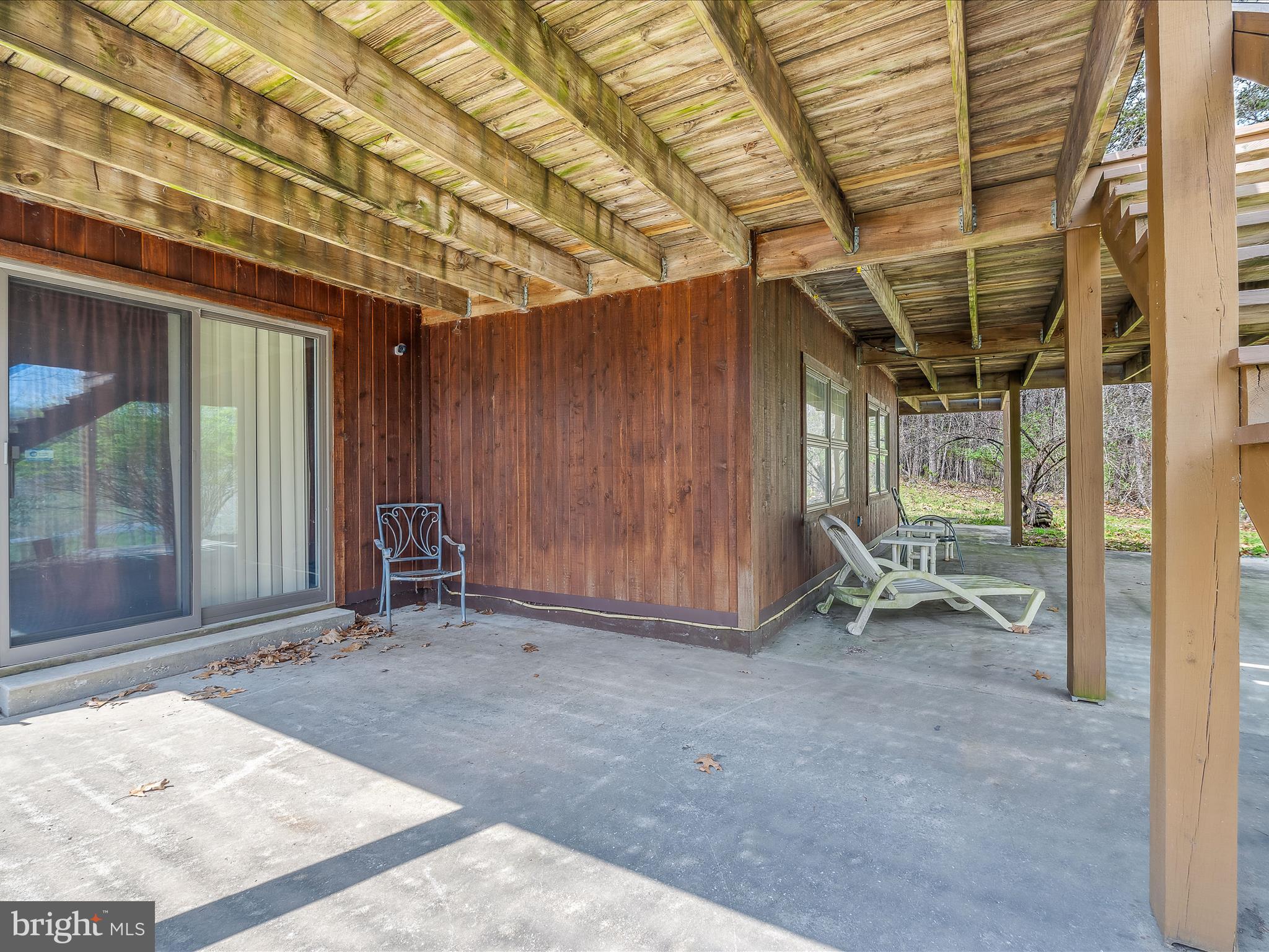 80 Spring Valley Ln